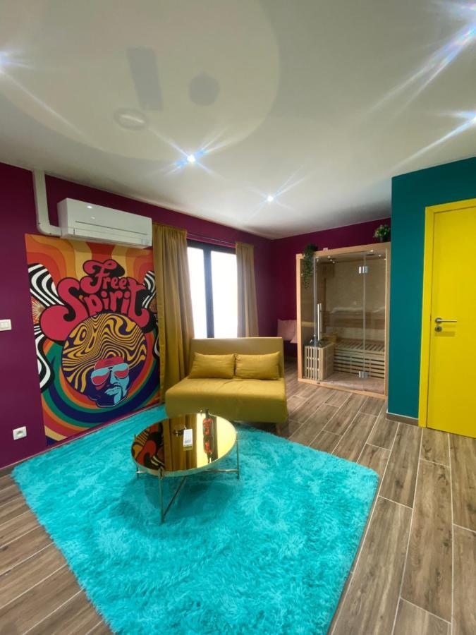 Capsule Groovy-Jacuzzi-Sauna-Billard-Netflix- Nintendo Switch & Jeux Mons Exterior photo
