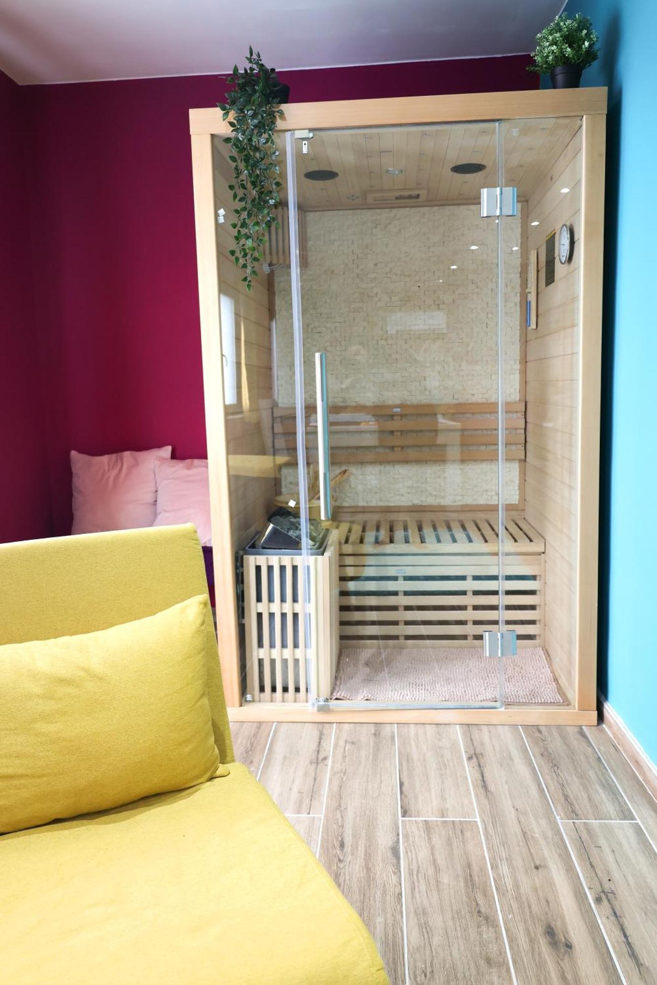 Capsule Groovy-Jacuzzi-Sauna-Billard-Netflix- Nintendo Switch & Jeux Mons Exterior photo